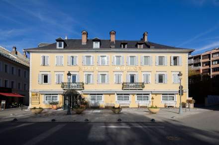 Vue de la façade - Hôtel Million · Hôtel Restaurant Albertville en Savoie